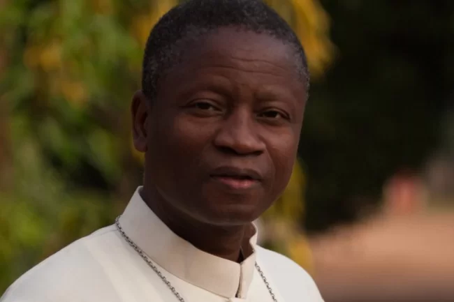 « Si j’étais un Président de la République, je mettrai plus de moyens dans l’école maternelle et Primaire » Mgr Pascal N’KOUE, Archevêque de Parakou