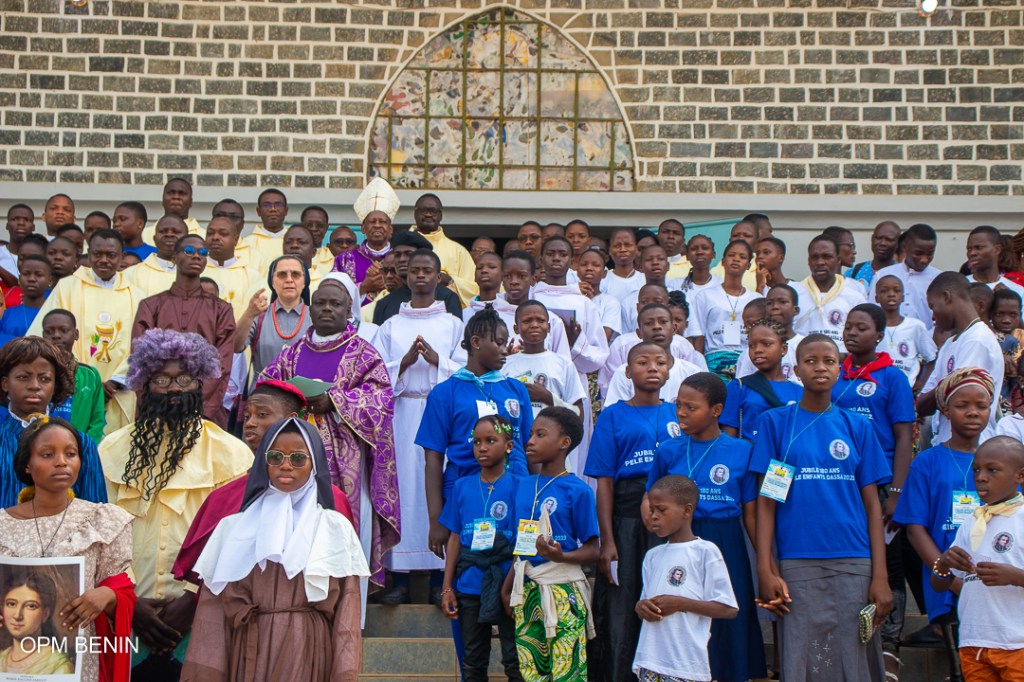 Tout est bien qui finit bien.nous sommes à la fin de notre pèlerinage national ici à Dassa. Trois jours de partage, trois jours d&rsquo;expérience avec le Christ, trois jours bonne ambiance missionnaire.Merci beaucoup à&nbsp;tous.