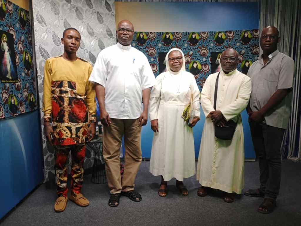 Visite de la délégation des Œuvres Pontificales Missionnaires à Lumen Christi TV et à La Croix: vers une stratégie de&nbsp;communication