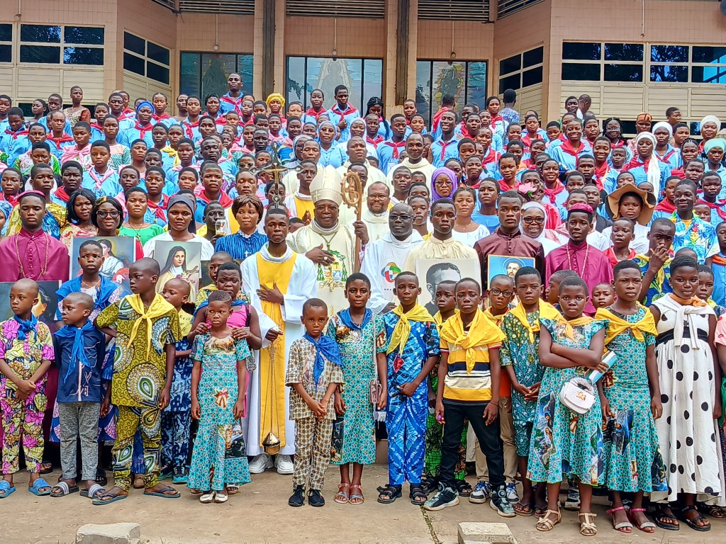 LE BÉNIN EMBRASÉ PAR LE FEU DE LA MISSION : ferveur et solidarité marquent la 99e Journée Mondiale des&nbsp;Missions